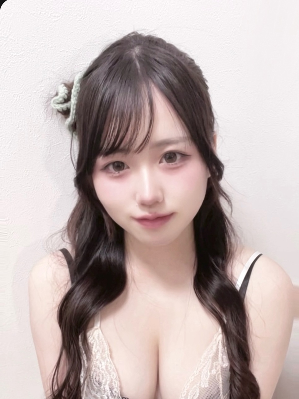 芹沢ととの画像