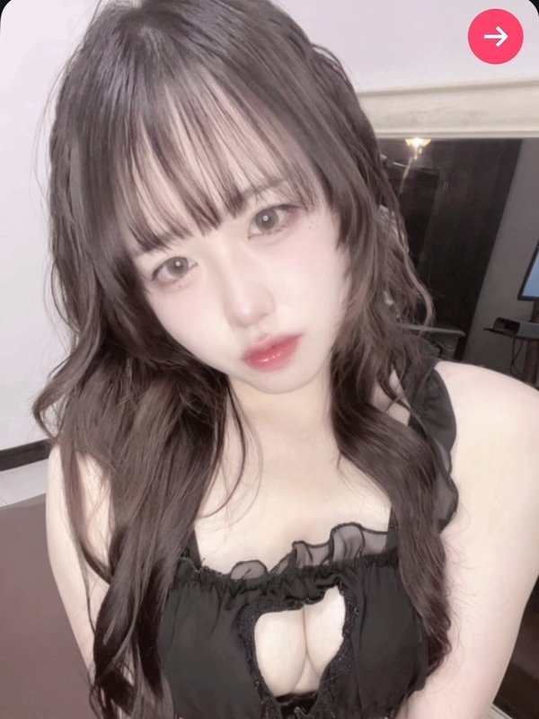 芹沢ととの画像